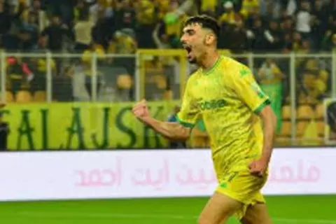 يزامل حمدي فتحي.. الوكرة القطري يتعاقد مع رضوان بركان